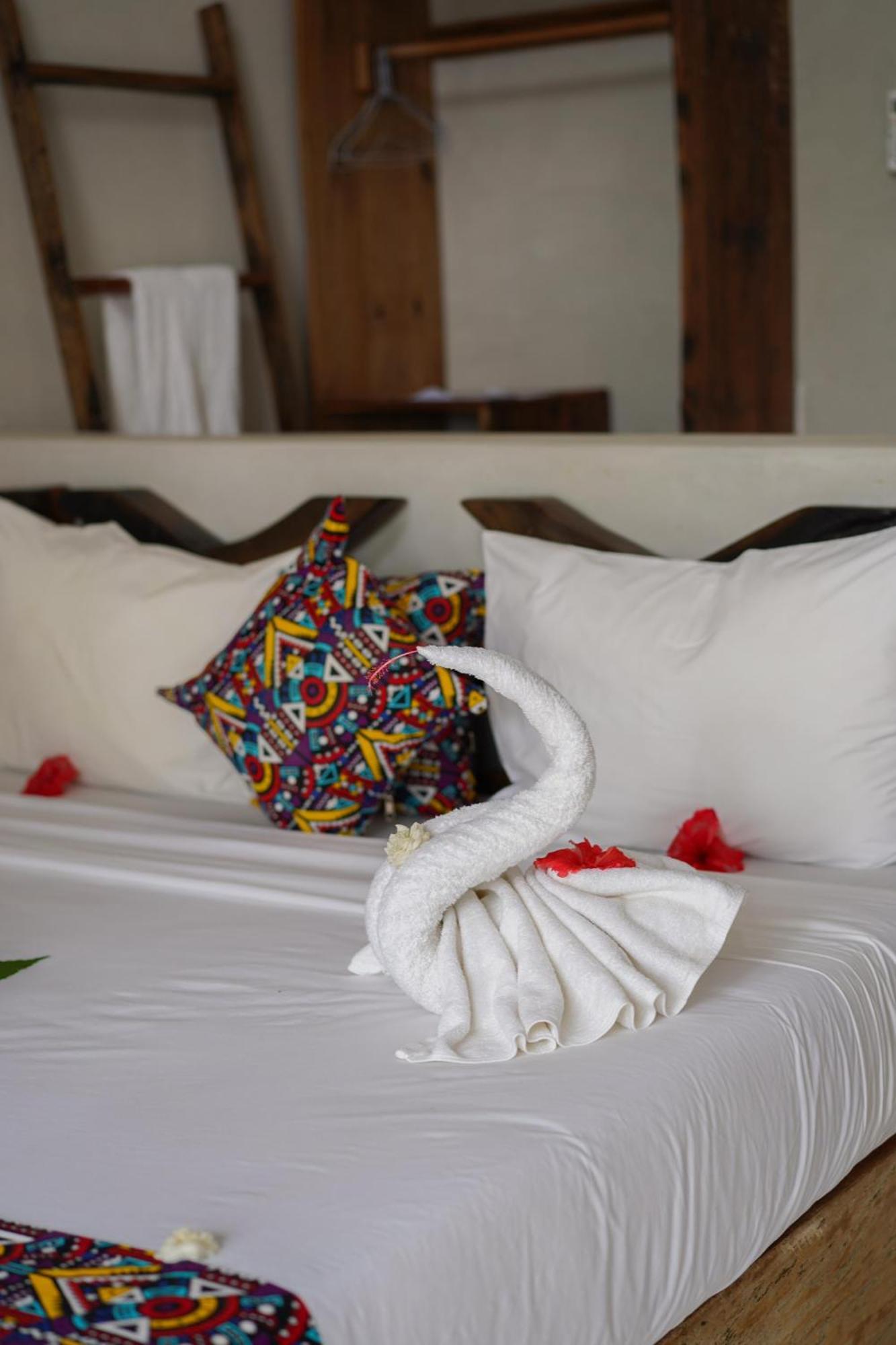 Mambo Cabana Pwani Mchangani Exterior foto